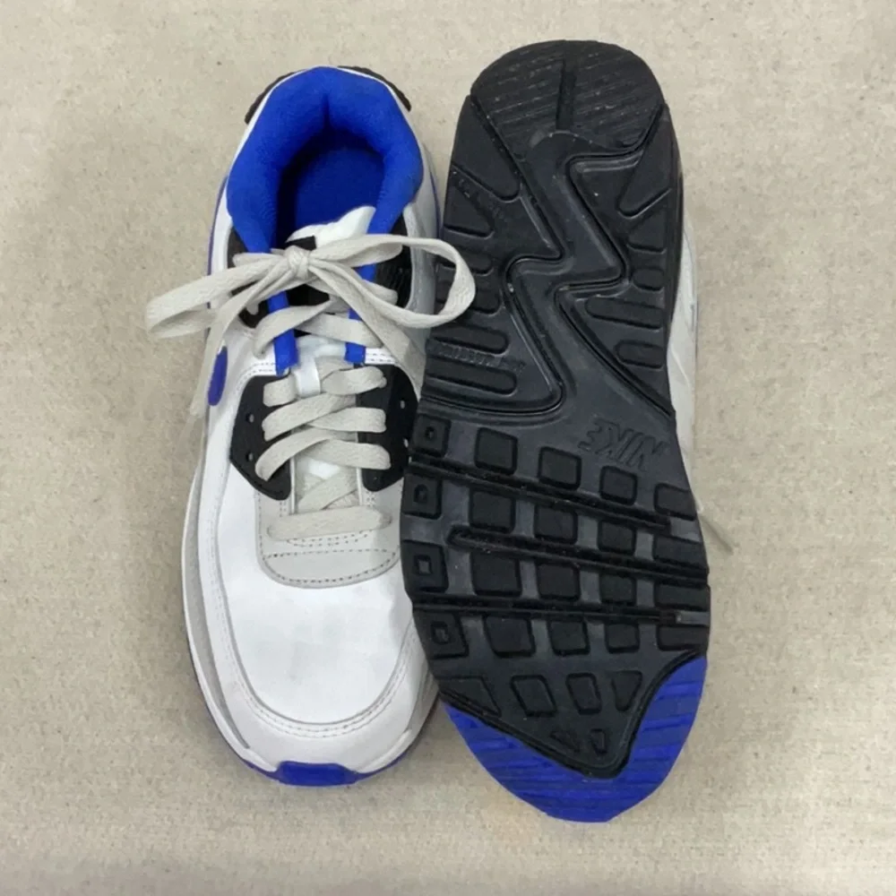 EUC Boys nike air max sneakers - Picture 5 of 6